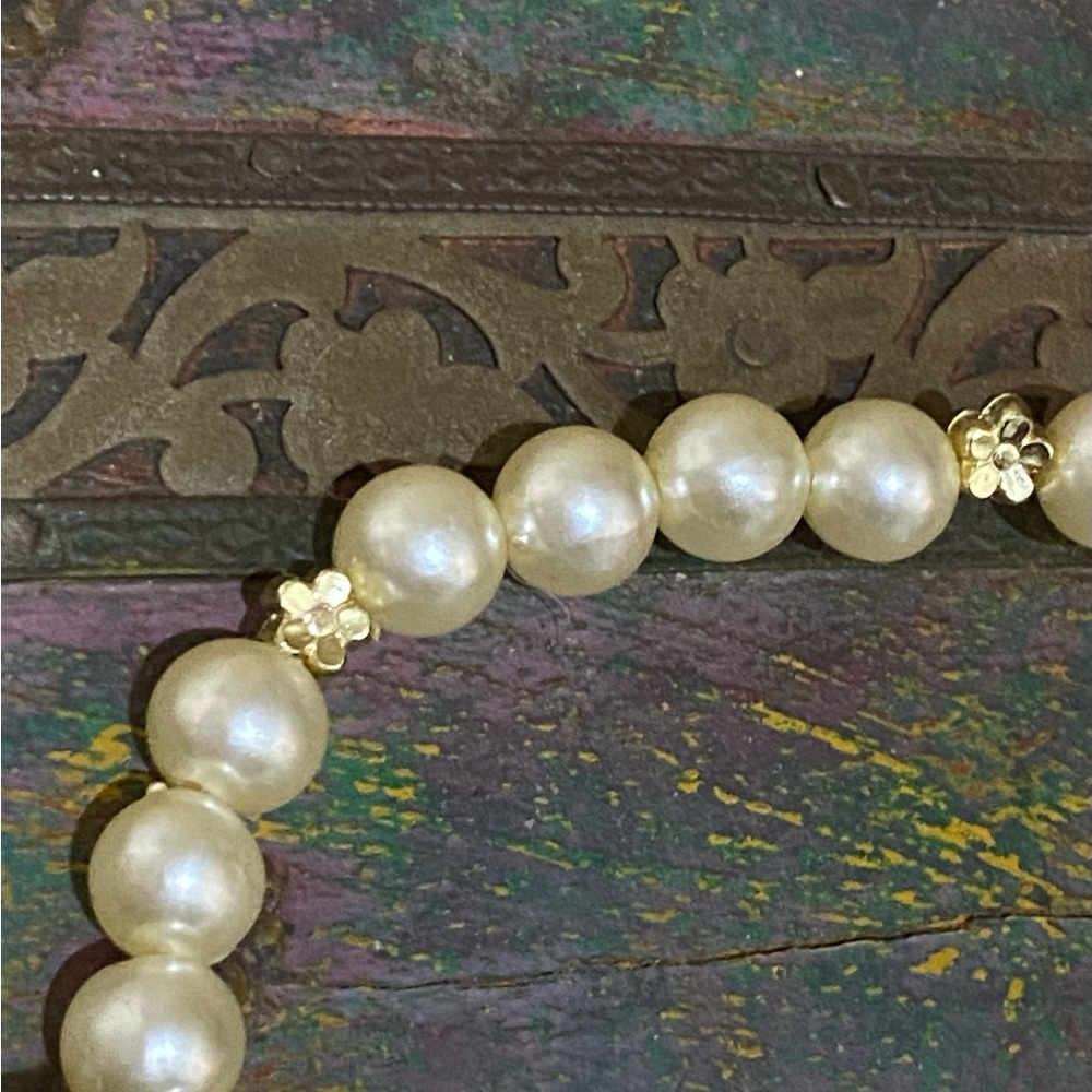 PEARL THEME BULK SAVE : Great Buy of Mixed Vintage Jewellery - Picture 3 of 12